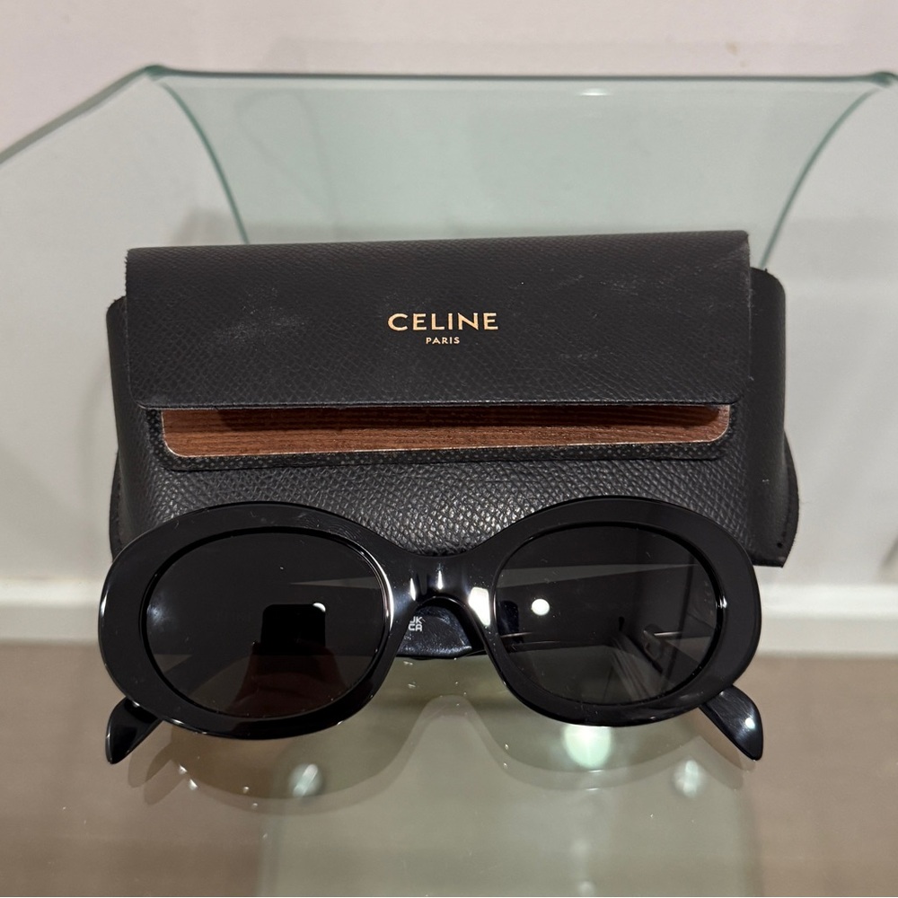 CELINE Triomphe Oval Sunglasses in black - 52mm